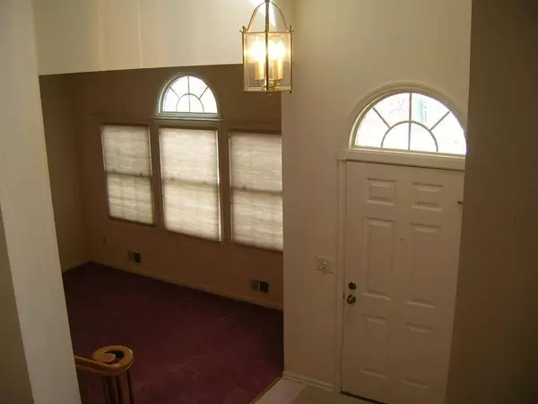 11 E Grand St, Hampton Boro, NJ 08827