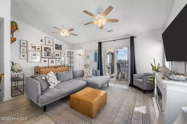 105 Volusia DR, North Topsail Beach, NC 28460