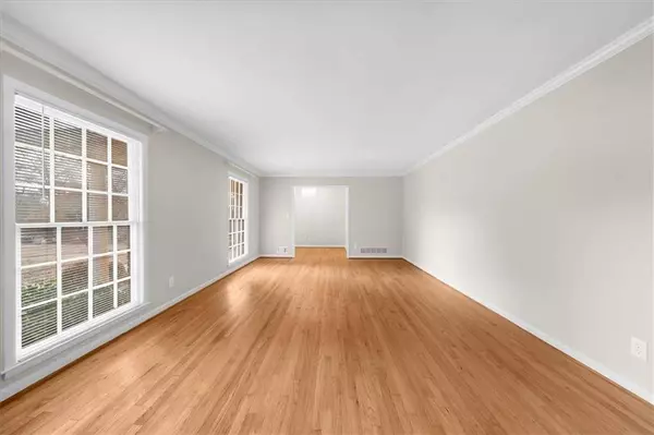 2837 Blue Grass LN, Decatur, GA 30034