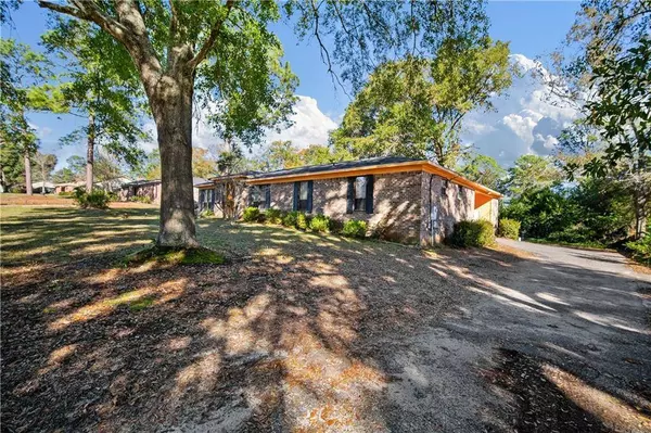 2819 Ramada DR W, Mobile, AL 36693