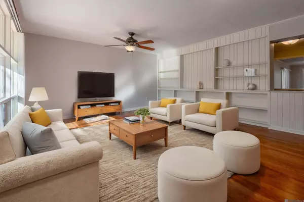 9925 S RIVEROAKS DR, Baton Rouge, LA 70815