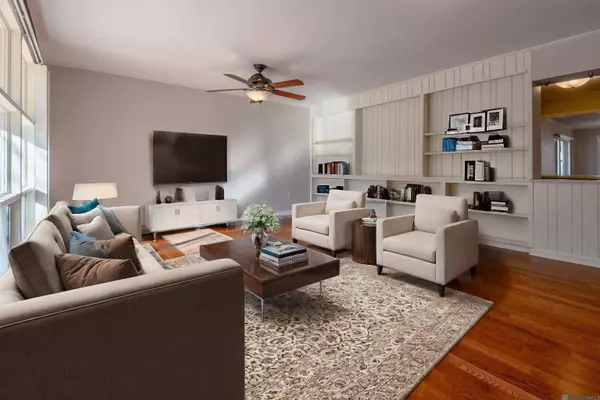 9925 S RIVEROAKS DR, Baton Rouge, LA 70815