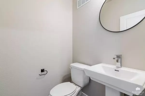 5821 Goheen DR, Manhattan, KS 66503