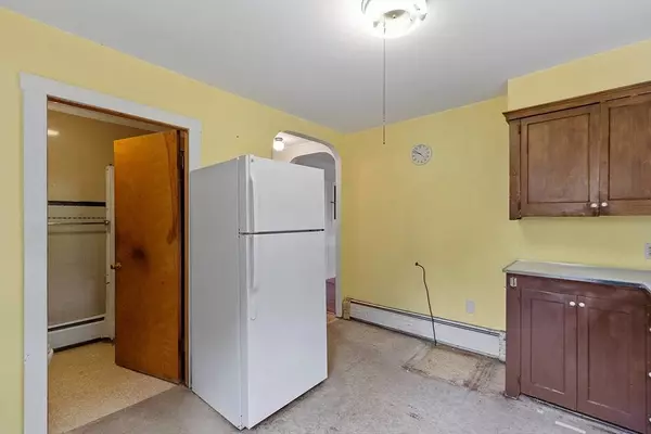 38 Western Ave, Athol, MA 01331