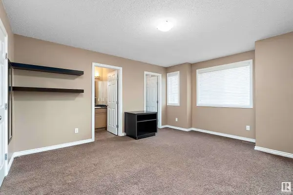 #3 9350 211 ST NW, Edmonton, AB T5T 4T8