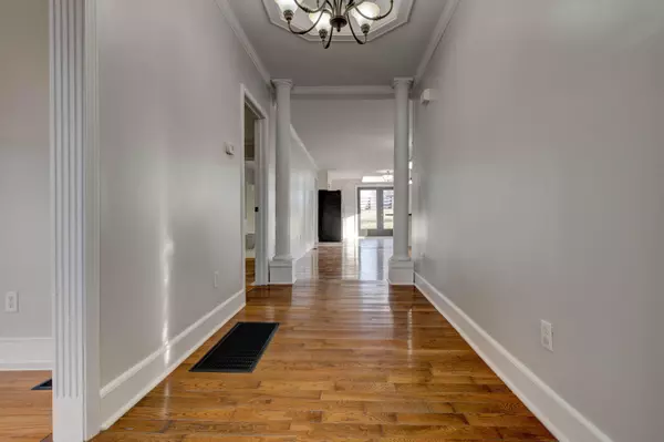 167 East Washington Street, Winchester, KY 40391