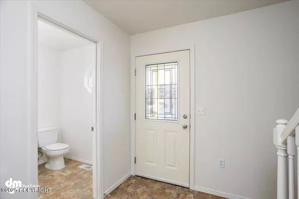 510 N Angus LOOP, Palmer, AK 99645