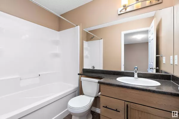 #3 9350 211 ST NW, Edmonton, AB T5T 4T8