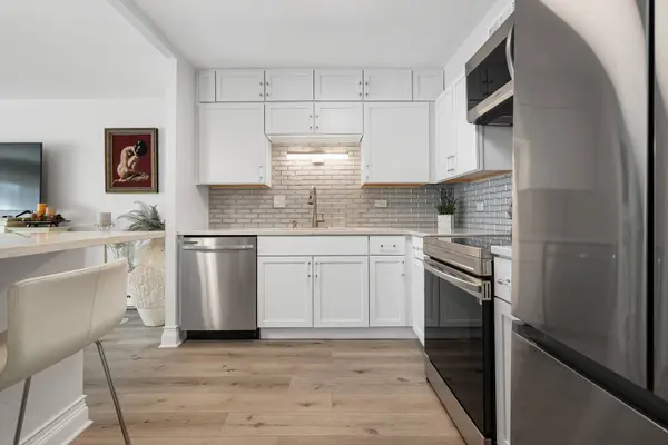 141 N La Grange Road #804, La Grange, IL 60525