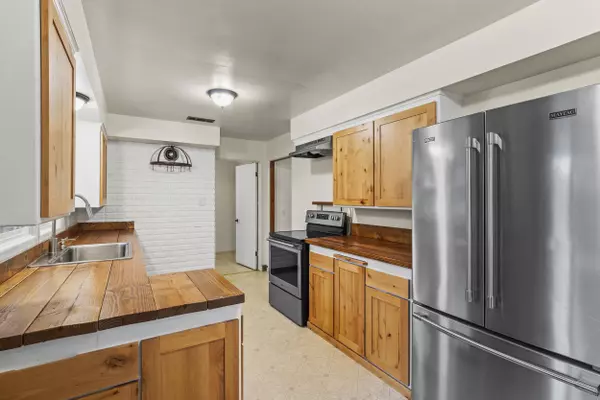 1314 Elm LN, Grants Pass, OR 97526