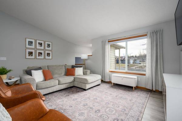 901 10th ST NW, Kasson, MN 55944