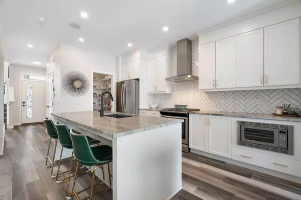 14 Wolf Creek MNR SE, Calgary, AB T2X 3Z8