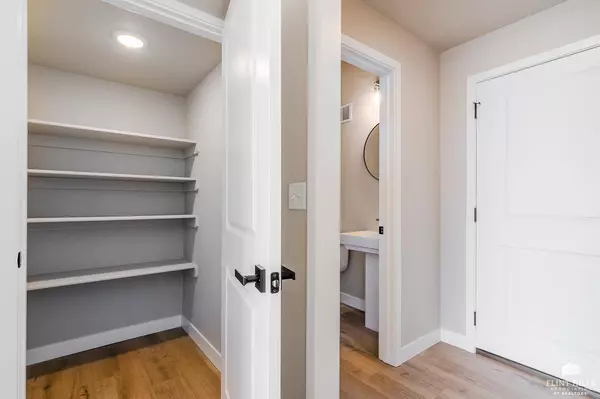 5819 Goheen DR, Manhattan, KS 66503