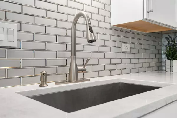 141 N La Grange Road #804, La Grange, IL 60525