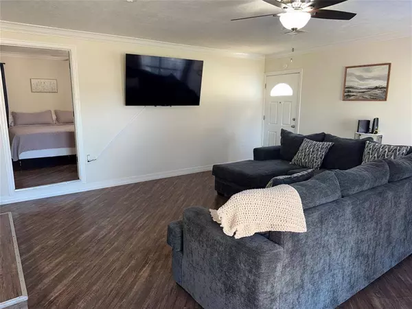 3553 2nd ST, Beaumont, TX 77705