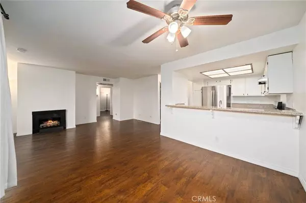 1237 E 6th ST #206, Long Beach, CA 90802