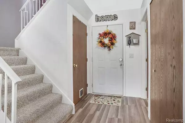 8354 Lakeview Court, Ypsilanti, MI 48198