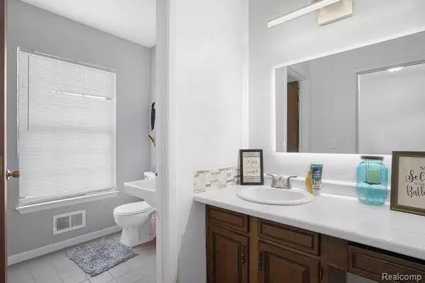 8354 Lakeview Court, Ypsilanti, MI 48198