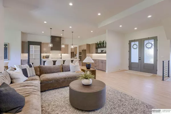 3514 S 214 Street, Elkhorn, NE 68022