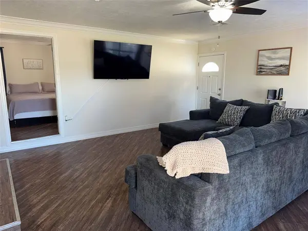 3553 2nd ST, Beaumont, TX 77705