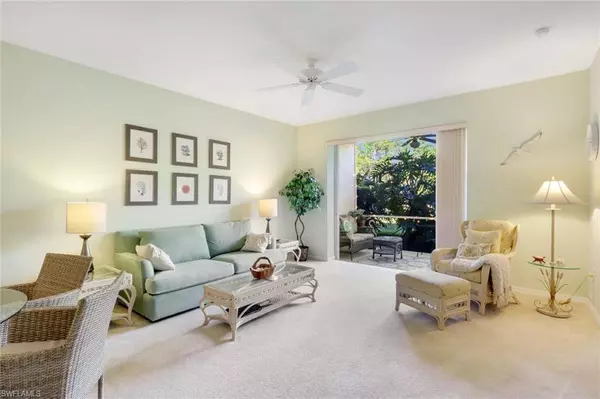 377 Robin Hood CIR #102, Naples, FL 34104