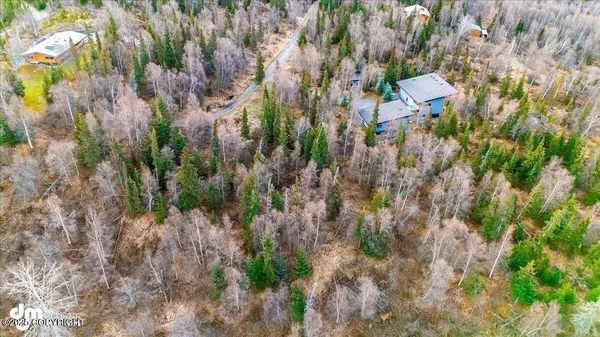 L4 Blair View CIR, Anchorage, AK 99516