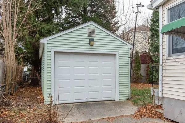 18 Dracut Street, Lawrence, MA 01843