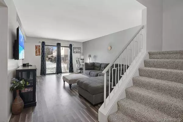 8354 Lakeview Court, Ypsilanti, MI 48198