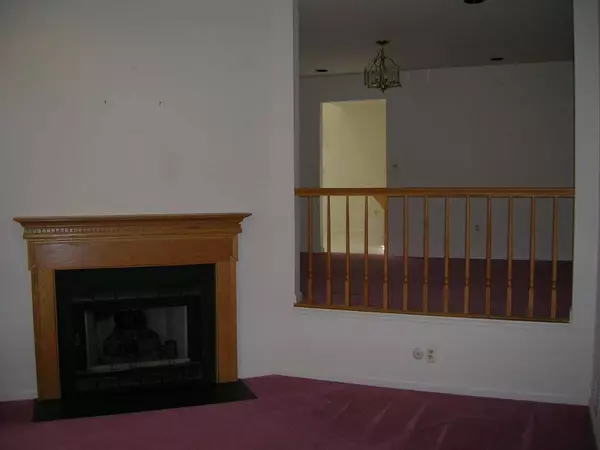 11 E Grand St, Hampton Boro, NJ 08827