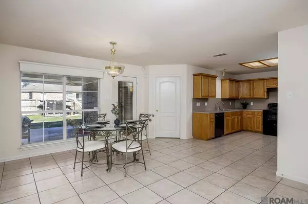 9815 BLAKEMORE AVE, Baton Rouge, LA 70810