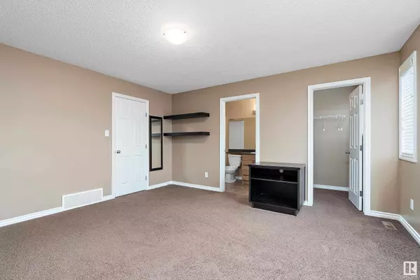 #3 9350 211 ST NW, Edmonton, AB T5T 4T8