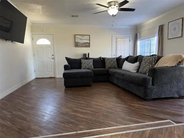 3553 2nd ST, Beaumont, TX 77705