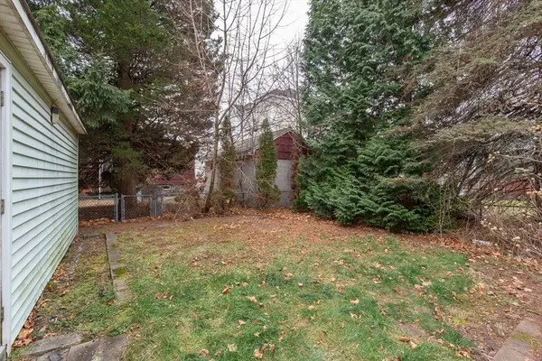 18 Dracut Street, Lawrence, MA 01843