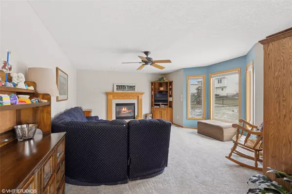 6213 NW 96th Street, Johnston, IA 50131