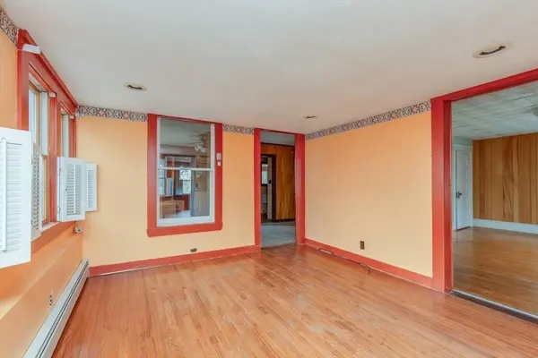 18 Dracut Street, Lawrence, MA 01843