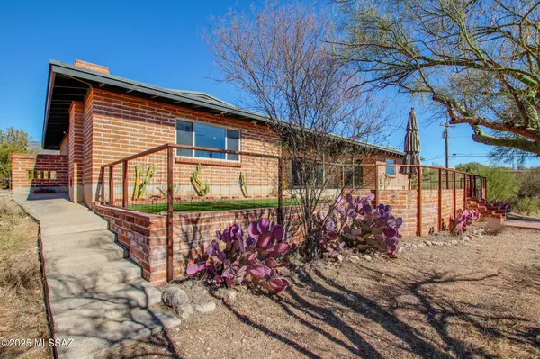 4015 N Via De Cuerns, Tucson, AZ 85718