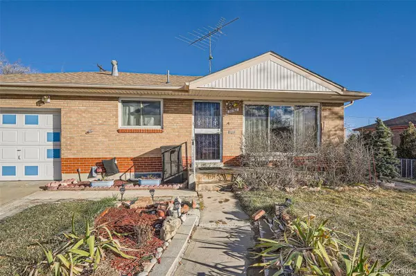 10762 Blue Jay LN, Northglenn, CO 80233