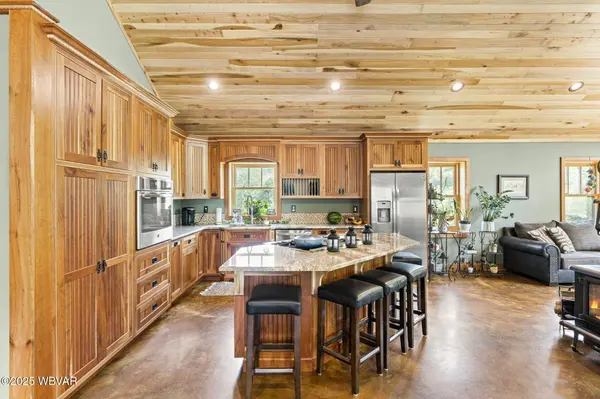 1348 RADIO CLUB RD, Montoursville, PA 17754