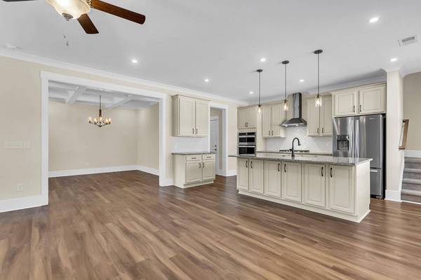 1064 Harriman Ln, Charleston, SC 29492