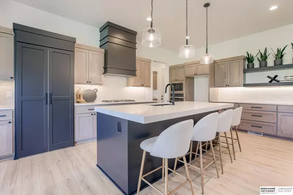 3514 S 214 Street, Elkhorn, NE 68022