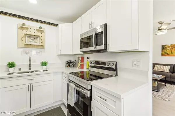 4975 Newport Cove Drive #B, Las Vegas, NV 89119