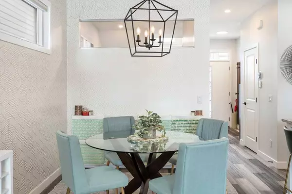 14 Wolf Creek MNR SE, Calgary, AB T2X 3Z8