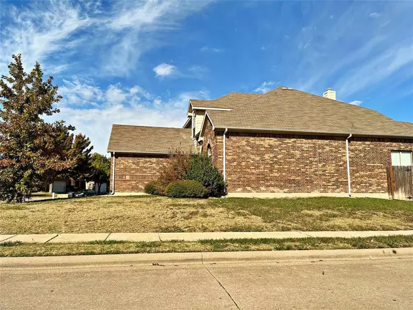 1233 Sunderland Lane, Fort Worth, TX 76134