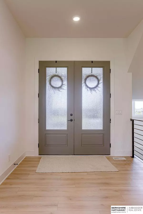 3514 S 214 Street, Elkhorn, NE 68022