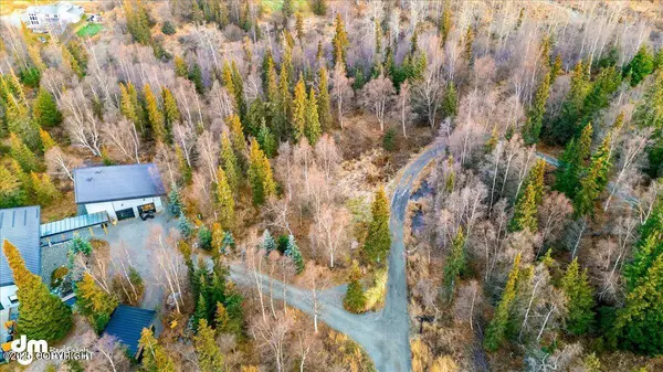 L4 Blair View CIR, Anchorage, AK 99516