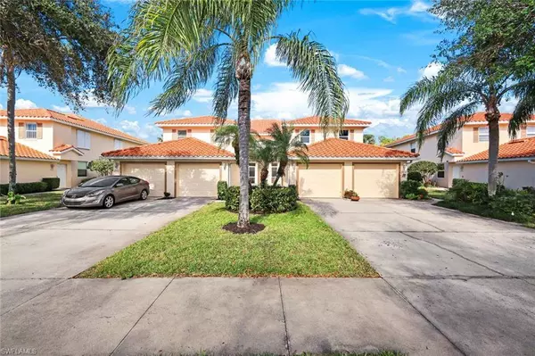 377 Robin Hood CIR #102, Naples, FL 34104