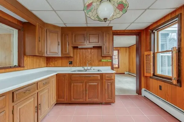 18 Dracut Street, Lawrence, MA 01843