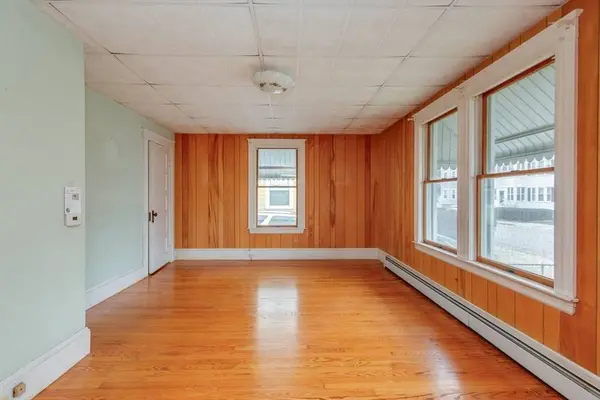 18 Dracut Street, Lawrence, MA 01843