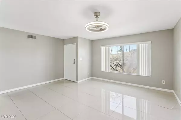 5396 Chestnut Street, Las Vegas, NV 89119