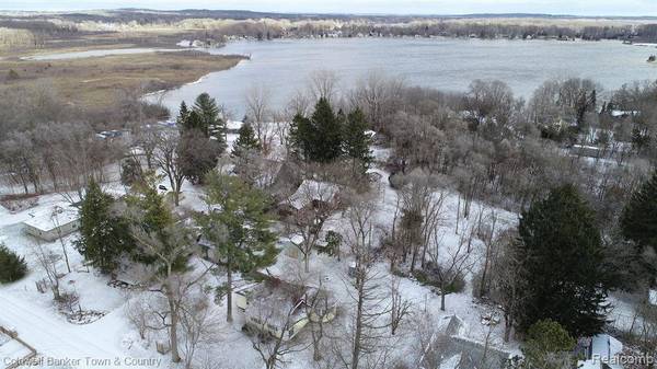 10133 OGEMAW Court, Pinckney, MI 48169